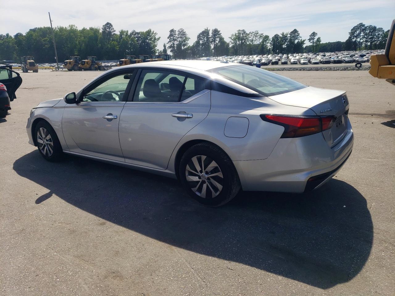 2020 Nissan Altima S - Image 2