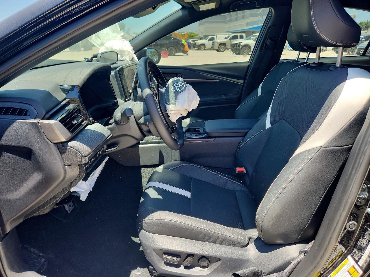 2026 Toyota Camry - Фото 7
