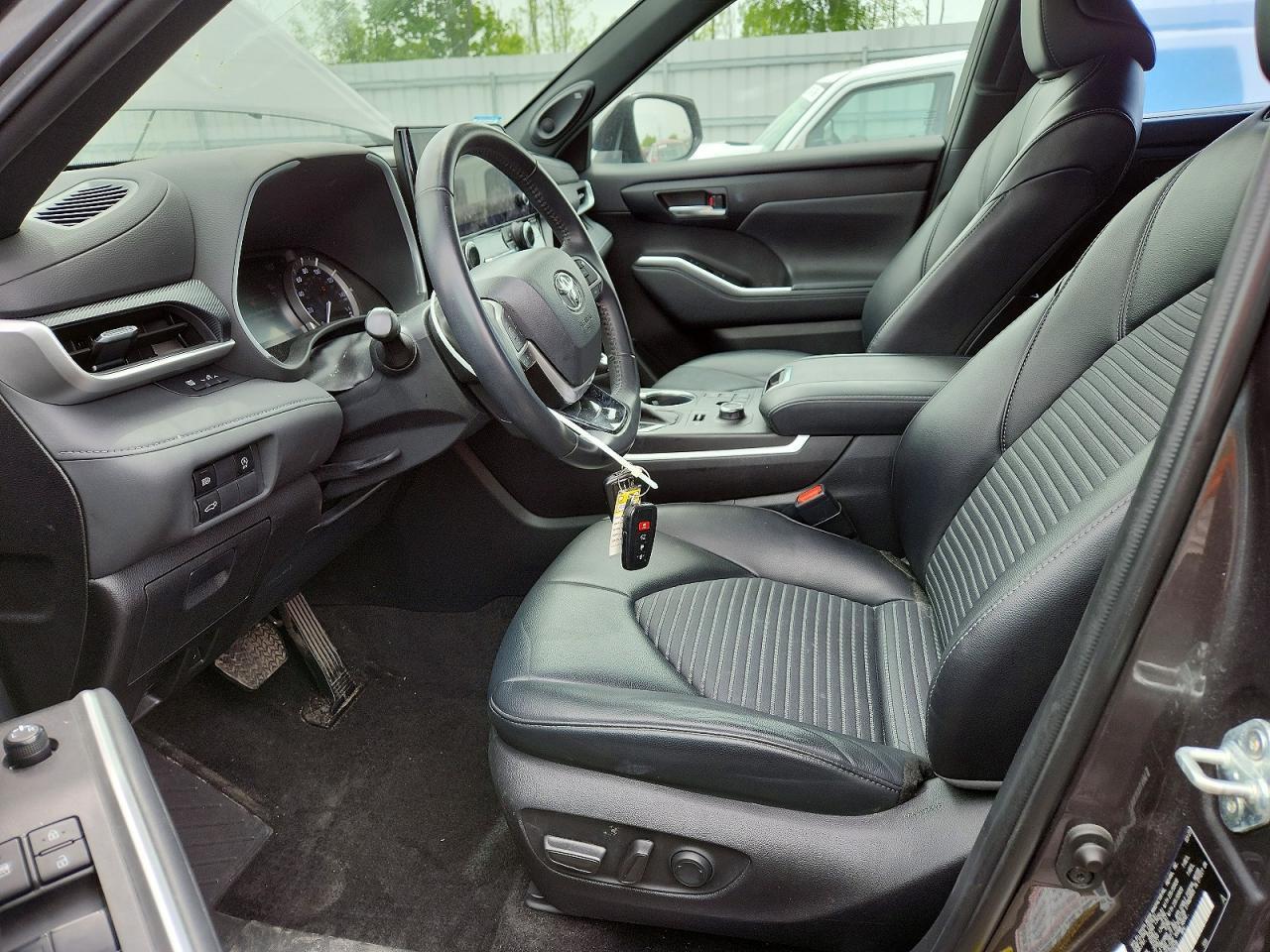 2023 Toyota Highlander L - Фото 7
