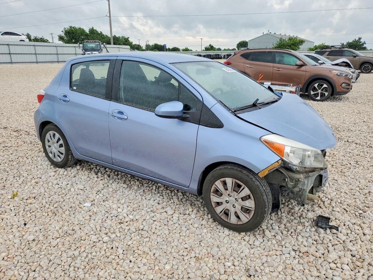 2014 Toyota Yaris 5-Door L Fleet - Фото 4