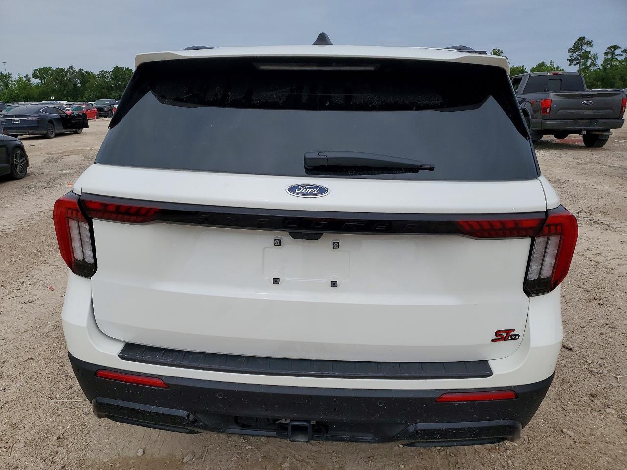 2025 Ford Explorer St-Line - Фото 6