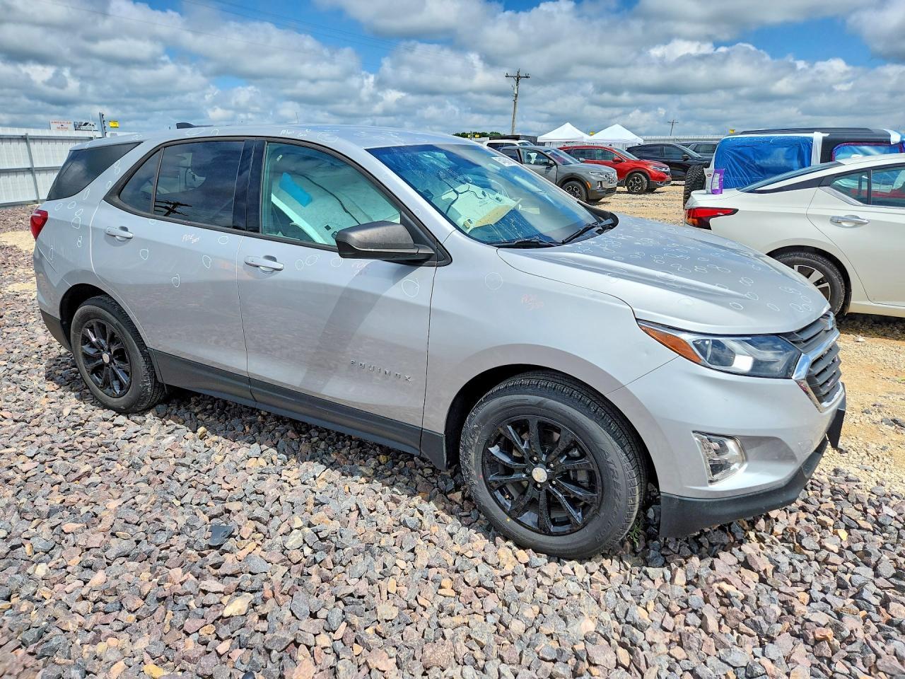 2019 Chevrolet Equinox Ls - Image 4