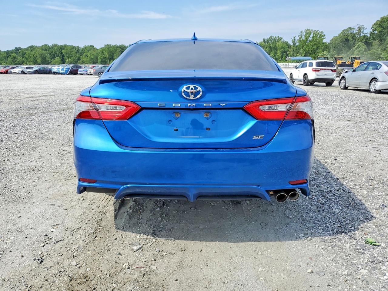 2019 Toyota Camry Se - Image 6
