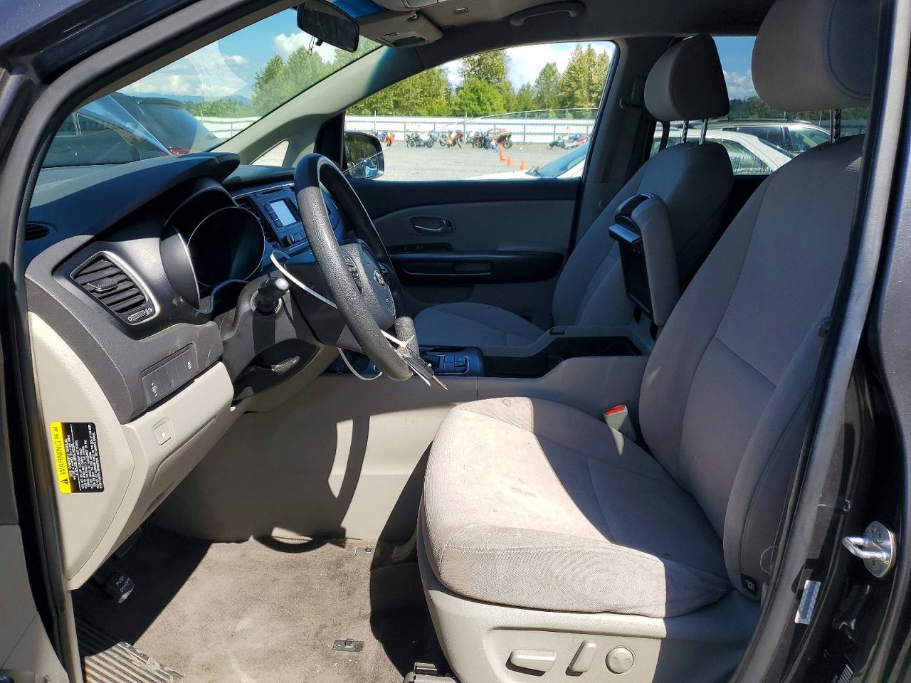 2015 Kia Sedona Lx - Image 7