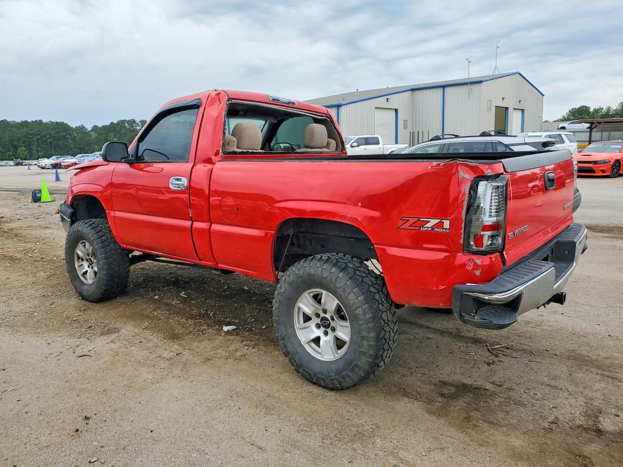 2003 Chevrolet Silverado K1500 - Image 2
