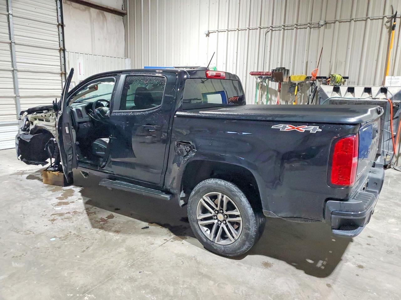 2022 Chevrolet Colorado - Image 2