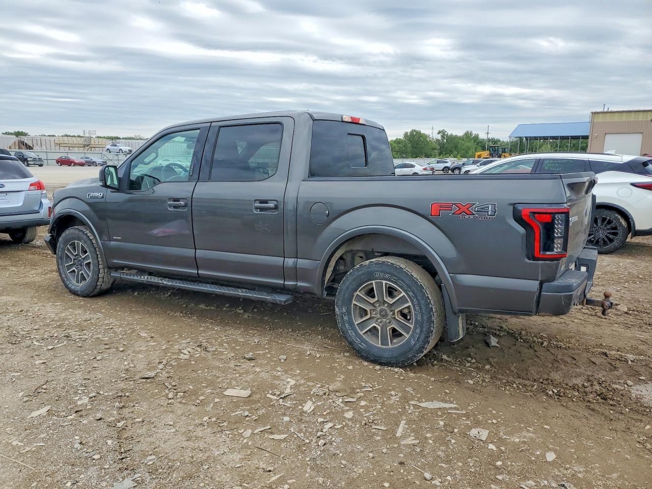 2015 Ford F150 Supercrew - Фото 2