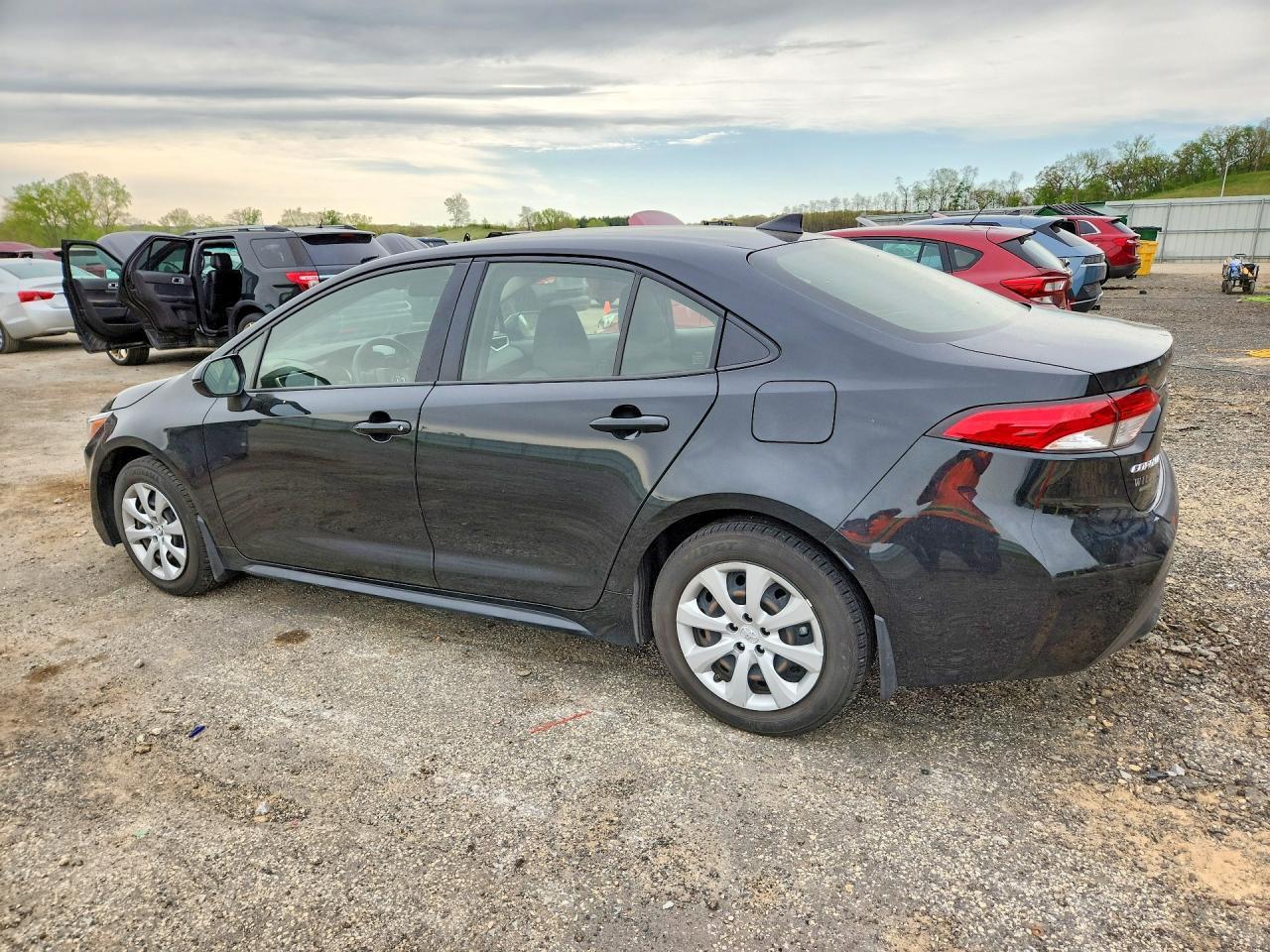 2022 Toyota Corolla Le - Image 2