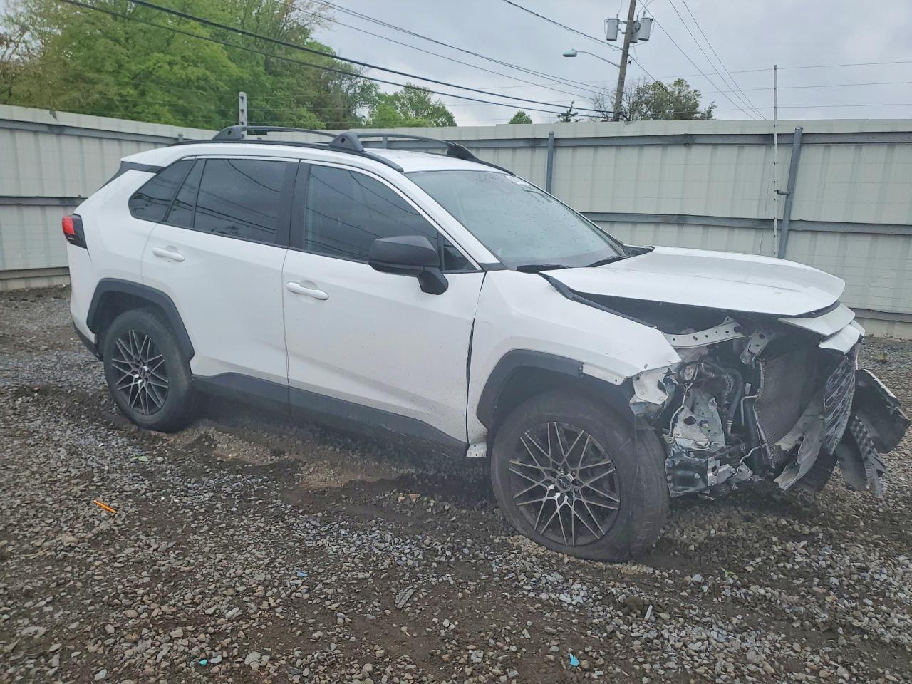 2020 Toyota Rav4 Le - Фото 4