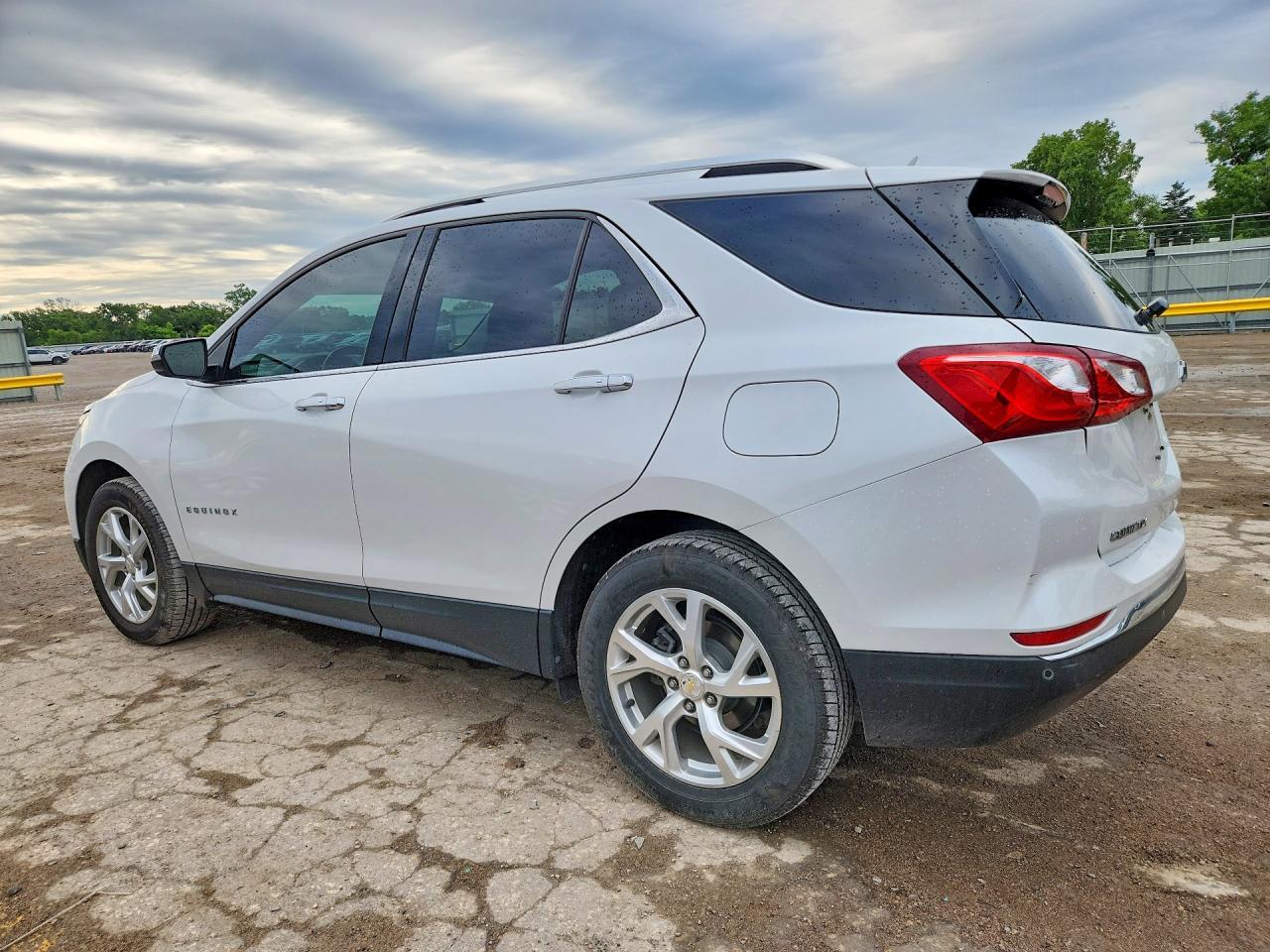 2018 Chevrolet Equinox Premier - Фото 2