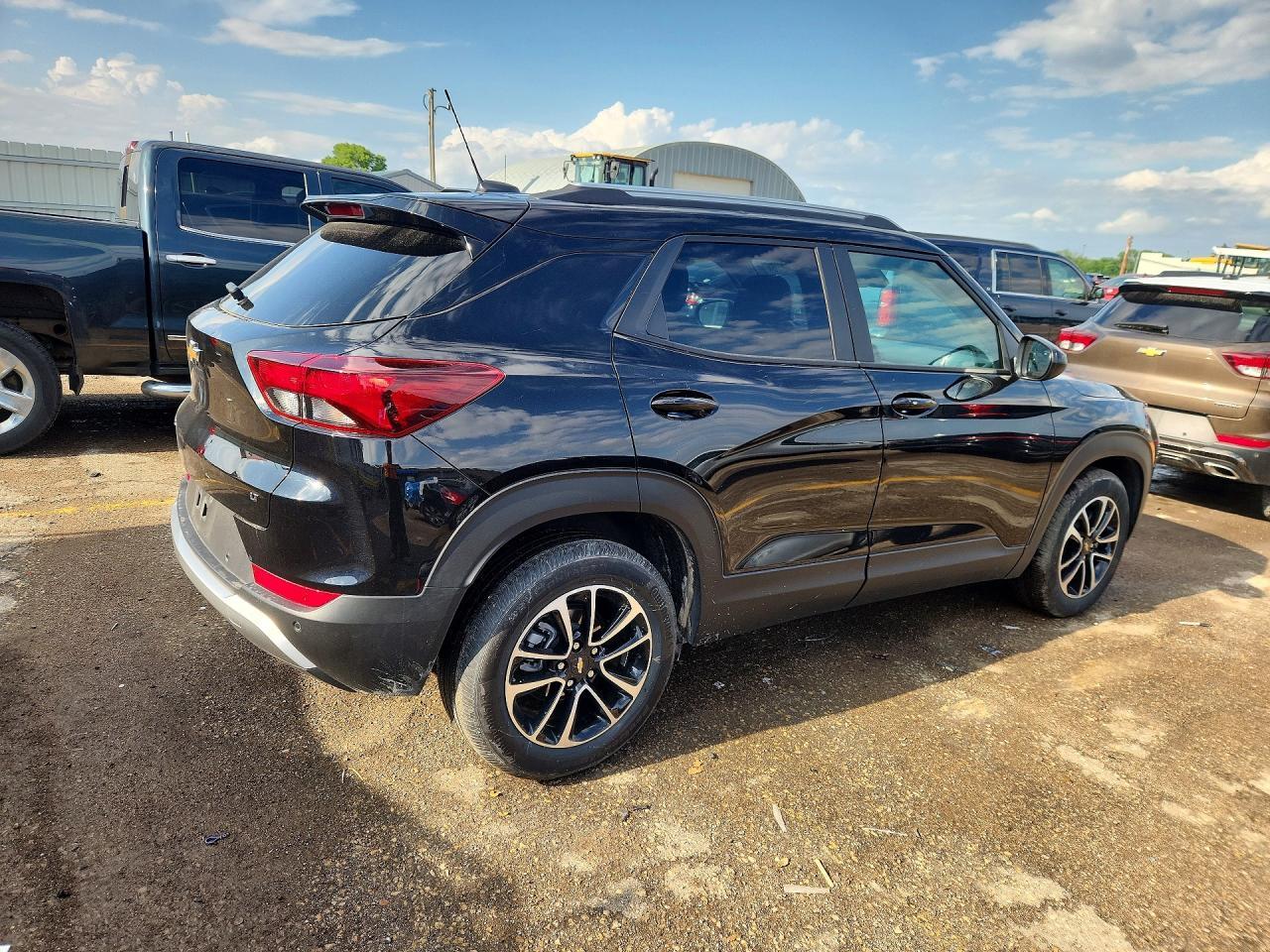 2025 Chevrolet Trailblazer Lt - Image 3