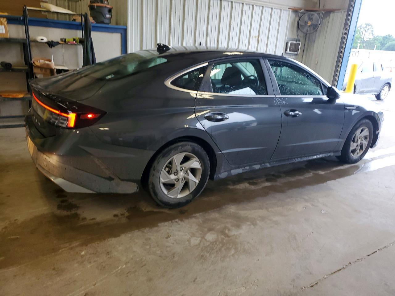 2025 Hyundai Sonata Se - Image 3