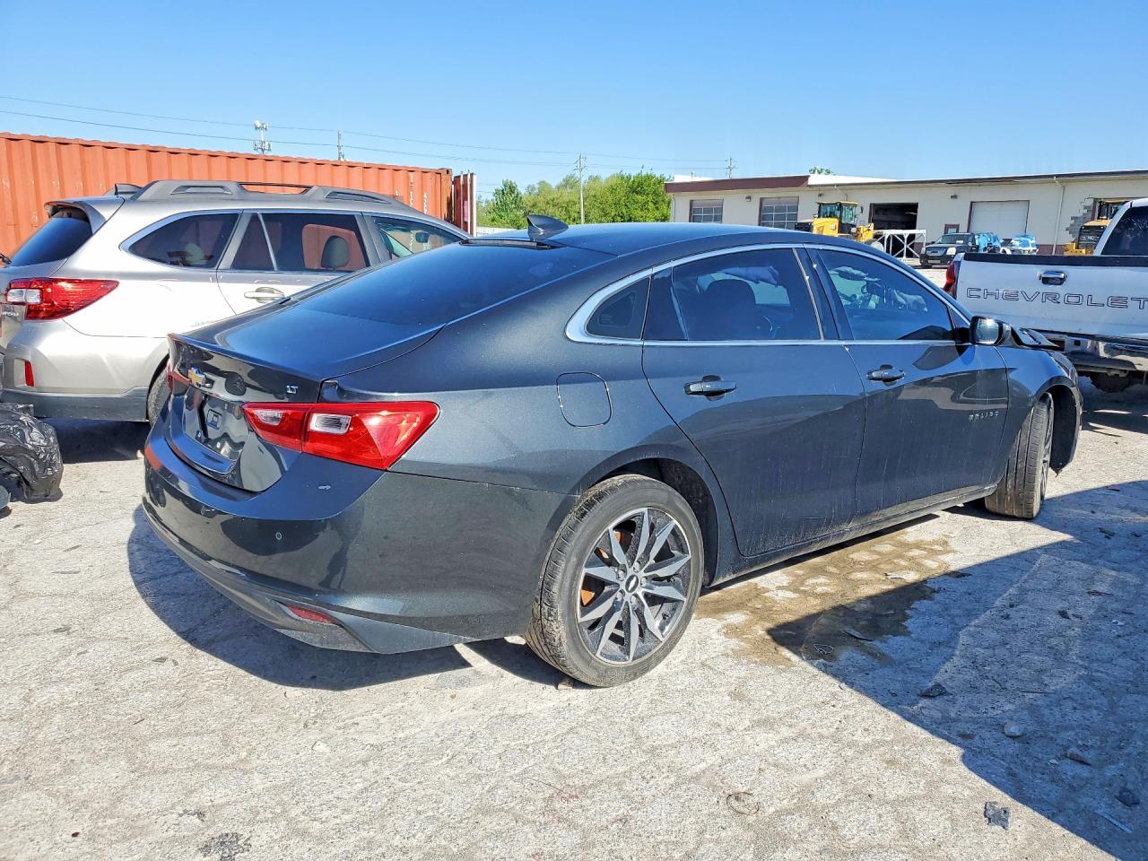 2017 Chevrolet Malibu Lt - Фото 3