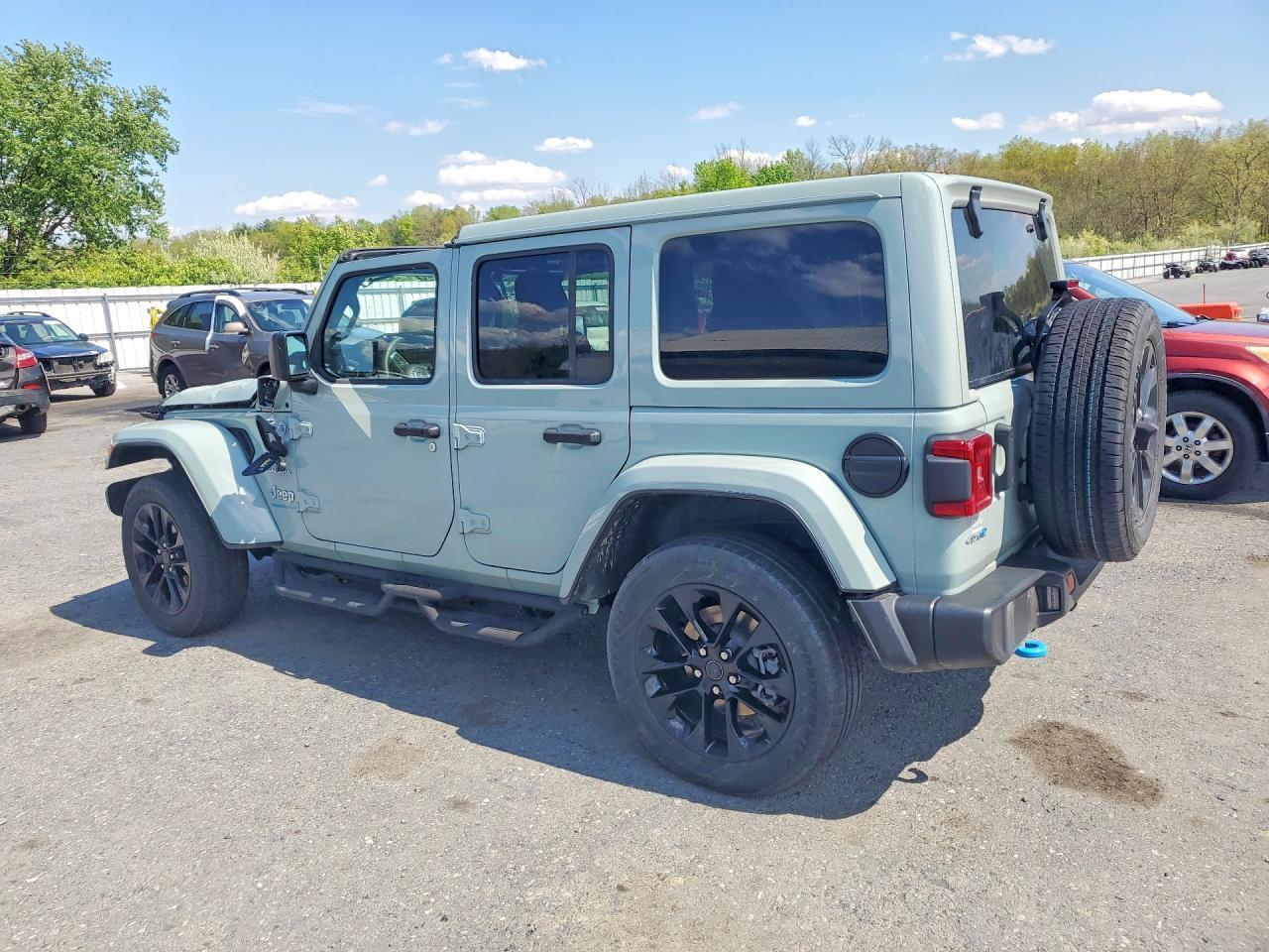 2024 Jeep Wrangler Sahara 4Xe - Image 2
