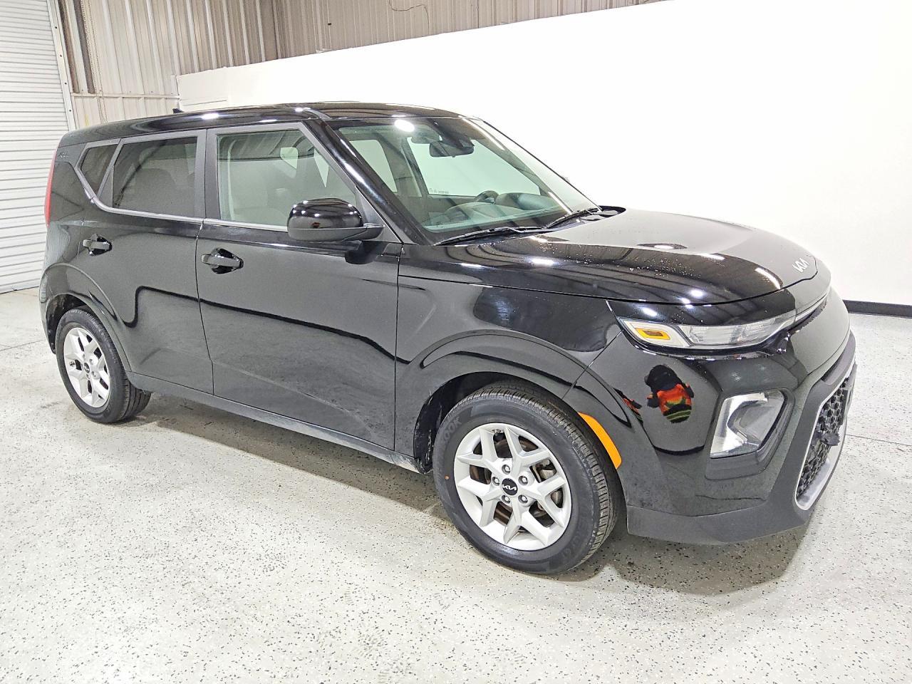 2022 Kia Soul Lx - Image 4