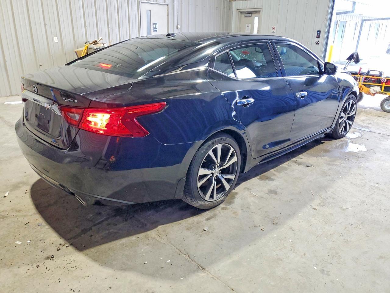 2016 Nissan Maxima - Image 3