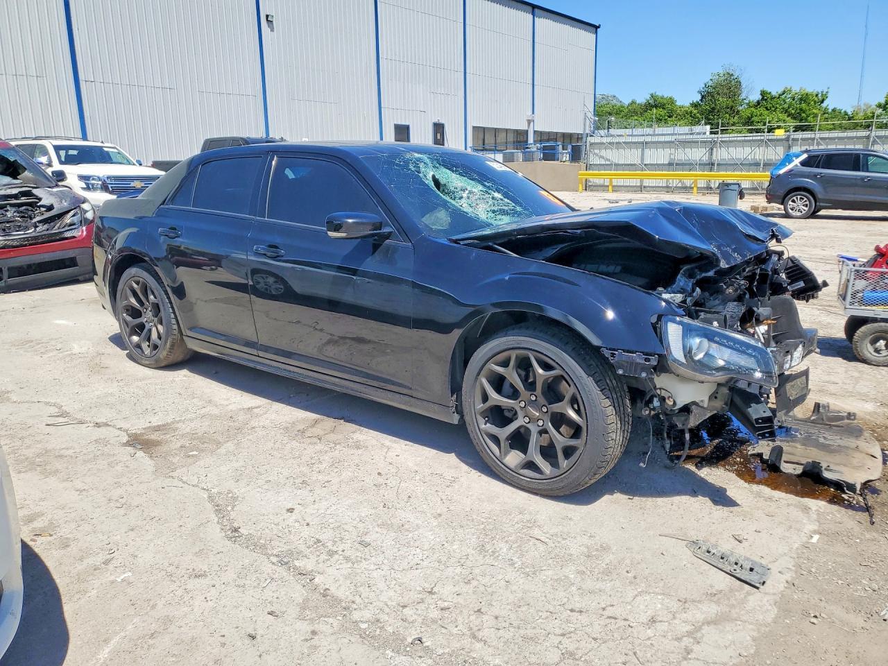 2016 Chrysler 300 S - Фото 4