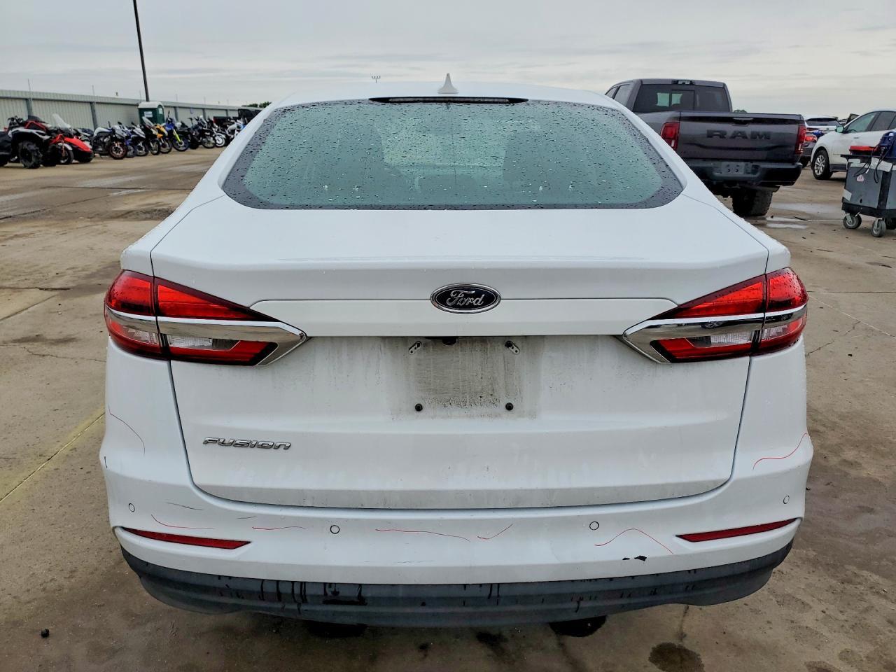 2020 Ford Fusion Se - Image 6
