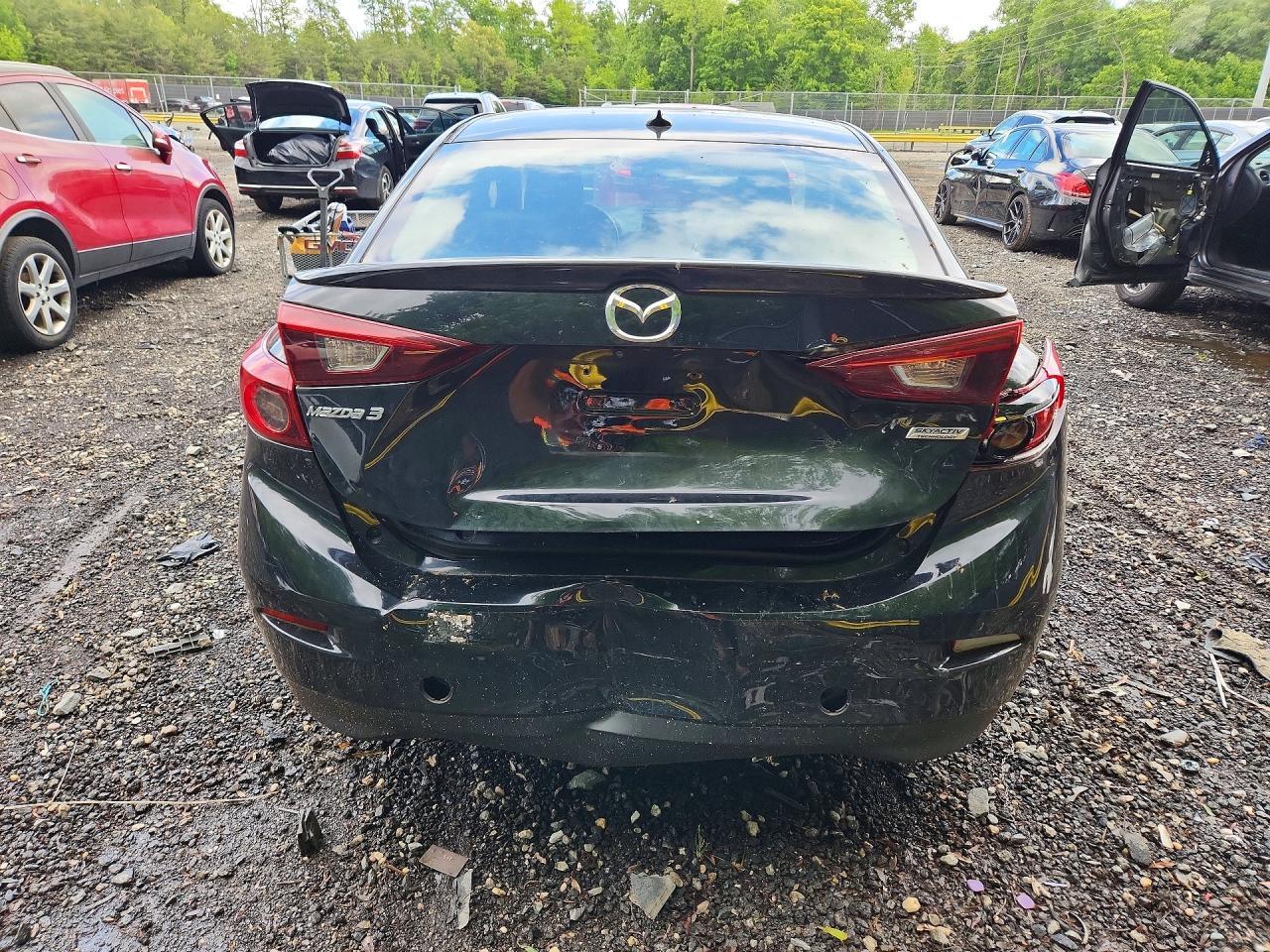 2018 Mazda 3 Touring - Image 6