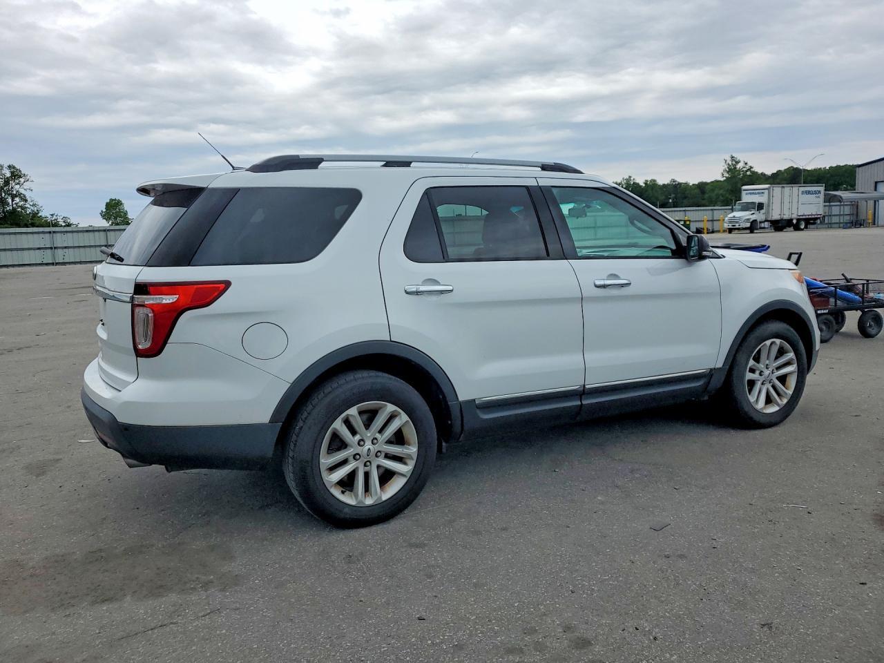 2015 Ford Explorer Xlt - Image 3
