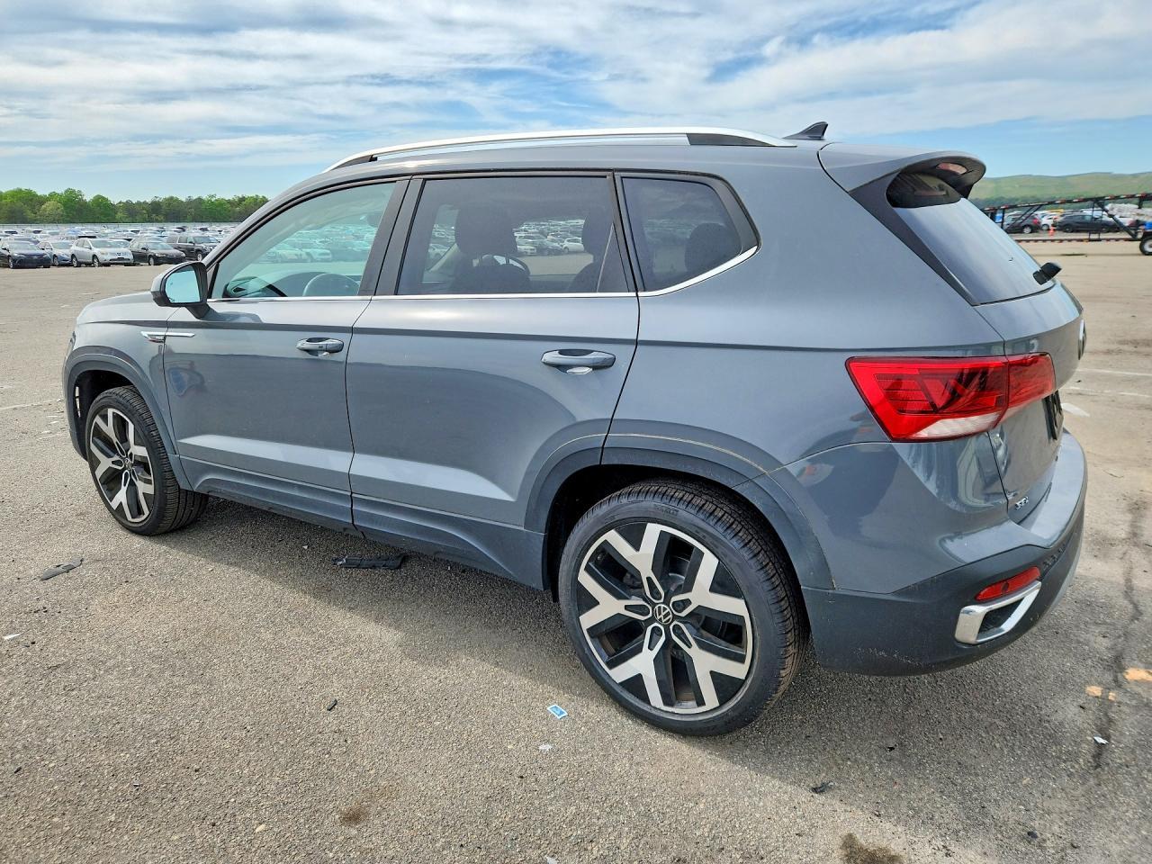 2022 Volkswagen Taos Sel - Фото 2