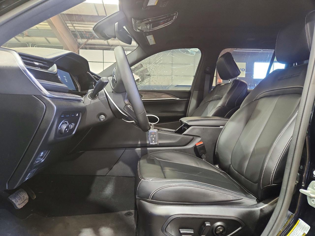 2024 Jeep Grand Cherokee Overland 4Xe - Image 7