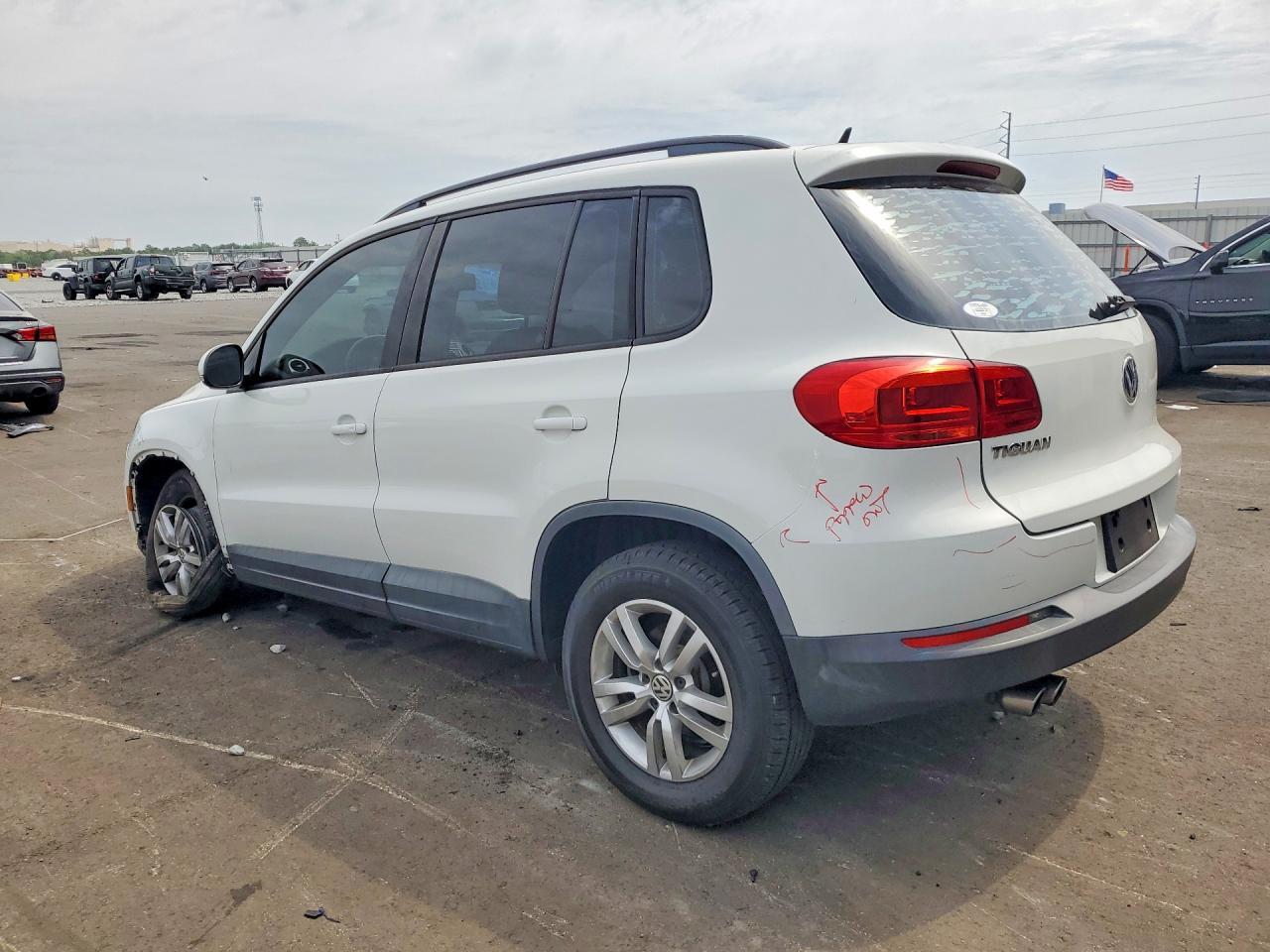 2016 Volkswagen Tiguan S - Image 2