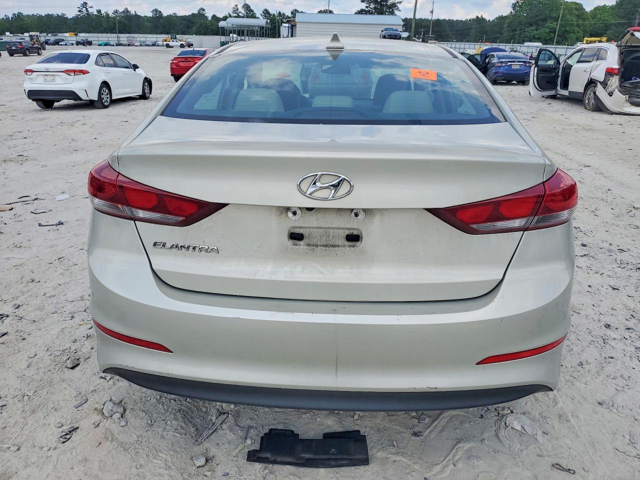2017 Hyundai Elantra Se - Image 6