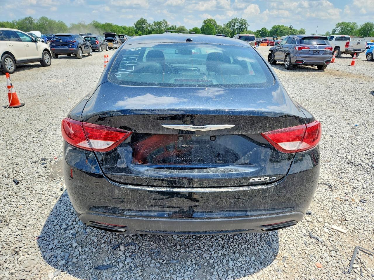 2015 Chrysler 200 S - Image 6