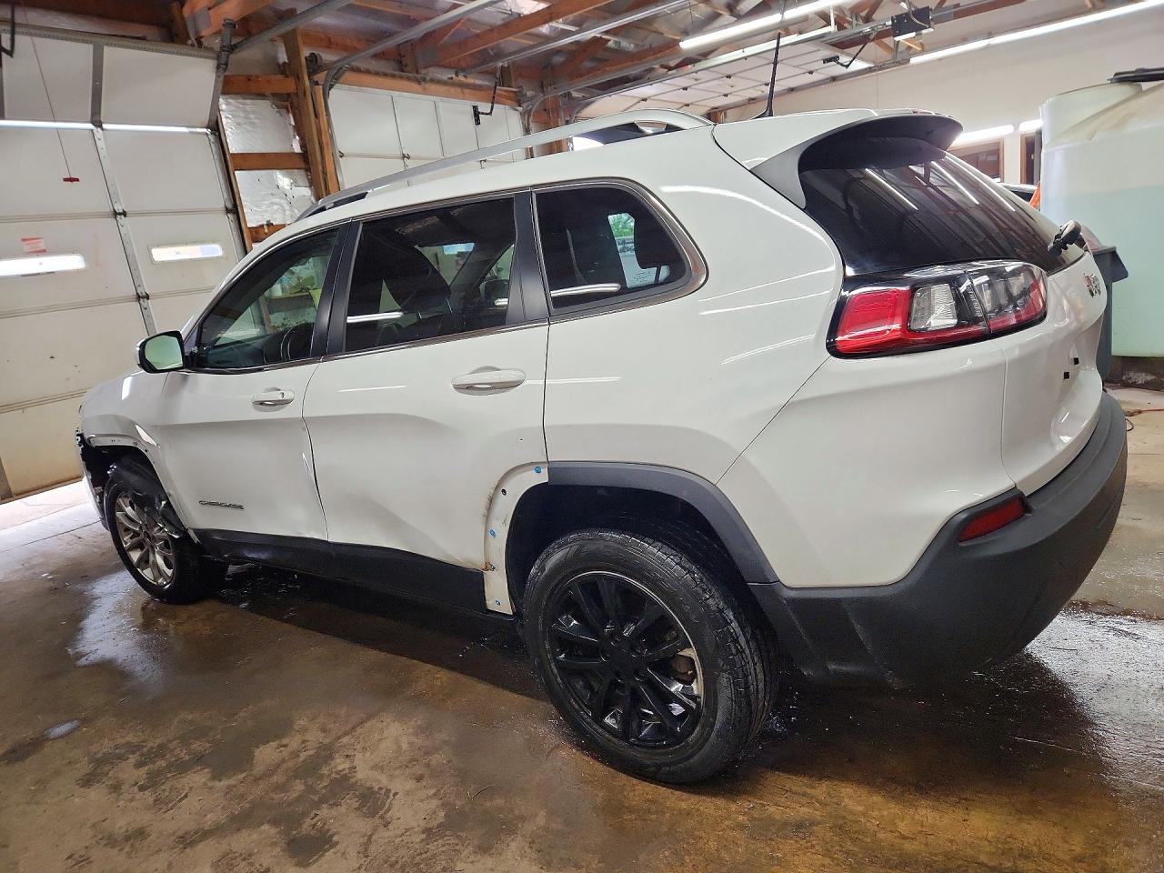 2019 Jeep Cherokee Latitude - Фото 2