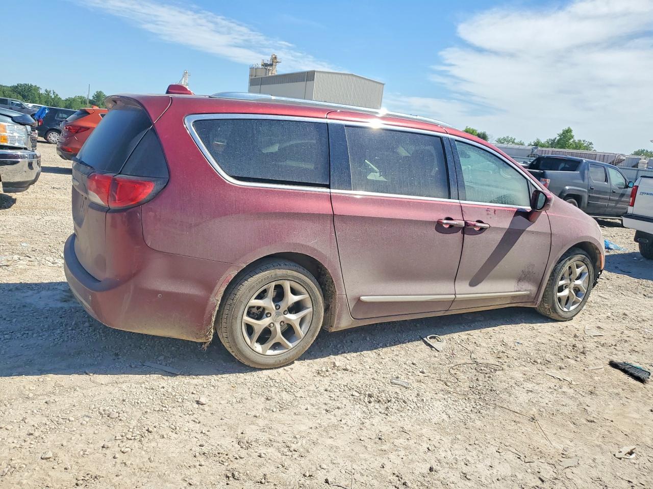 2018 Chrysler Pacifica Touring L Plus - Image 3