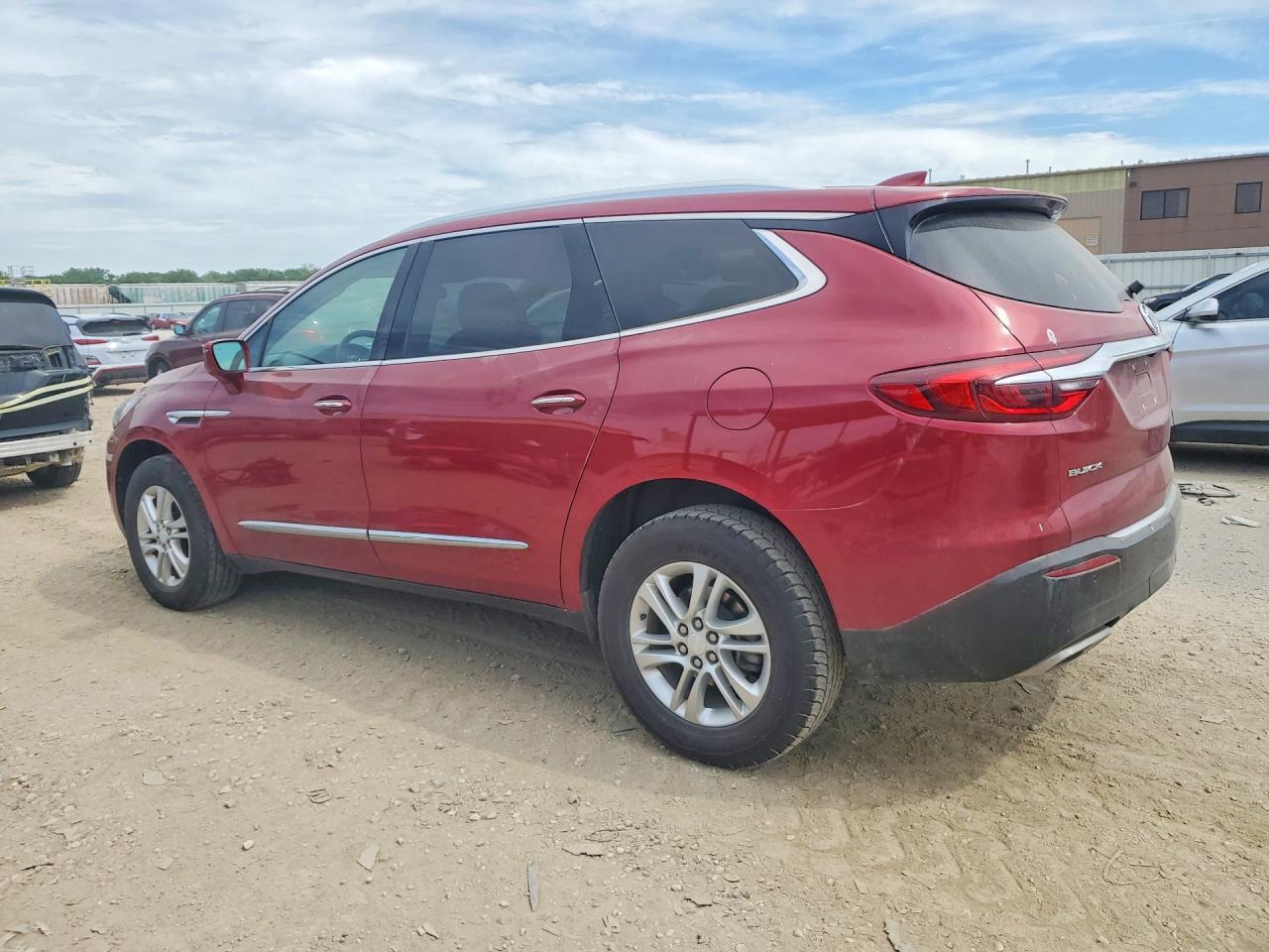 2018 Buick Enclave Essence - Image 2
