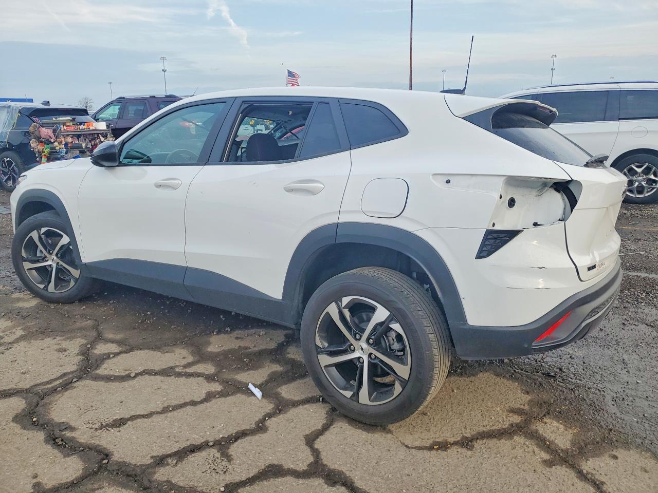 2024 Chevrolet Trax 1Rs - Фото 2