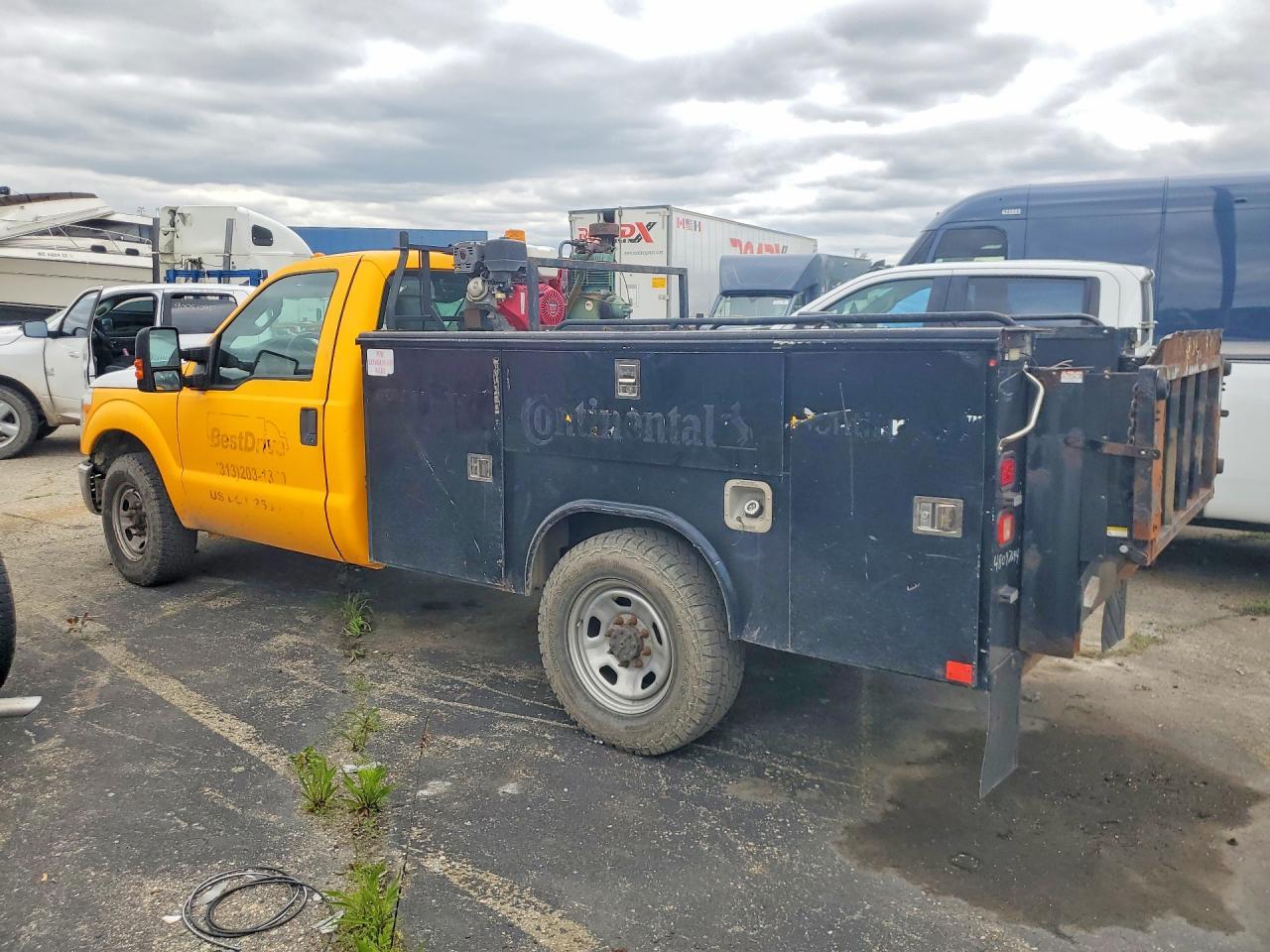 2015 Ford F350 Super Duty - Фото 2