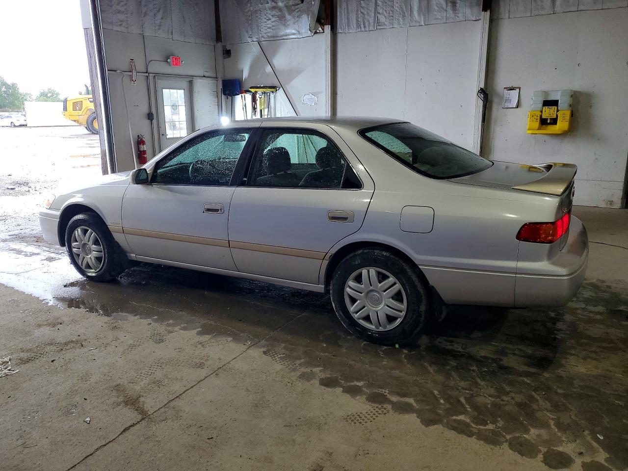 2000 Toyota Camry Le V6 - Image 2