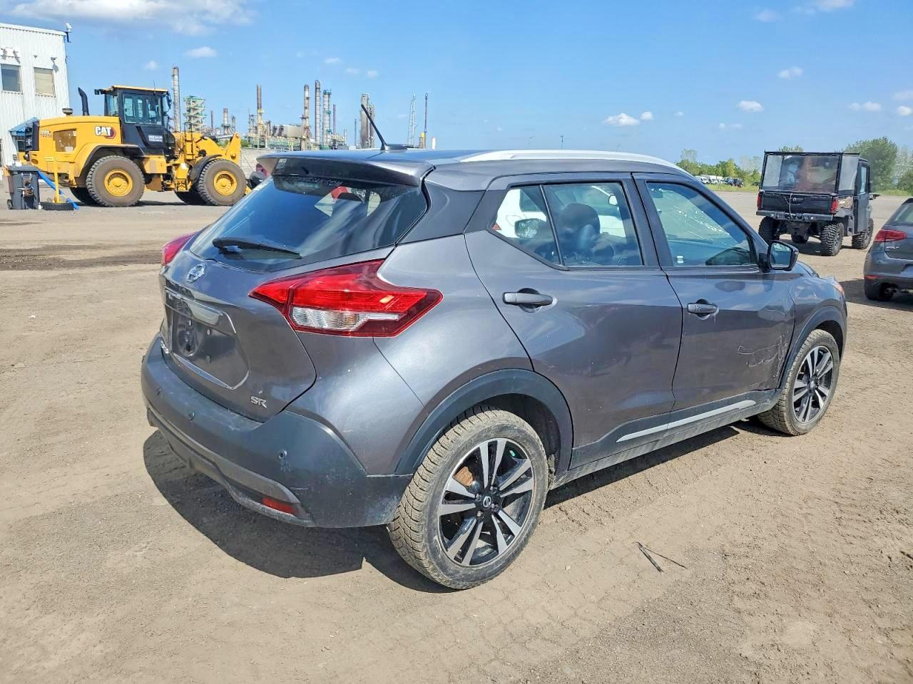 2020 Nissan Kicks Sr - Image 3