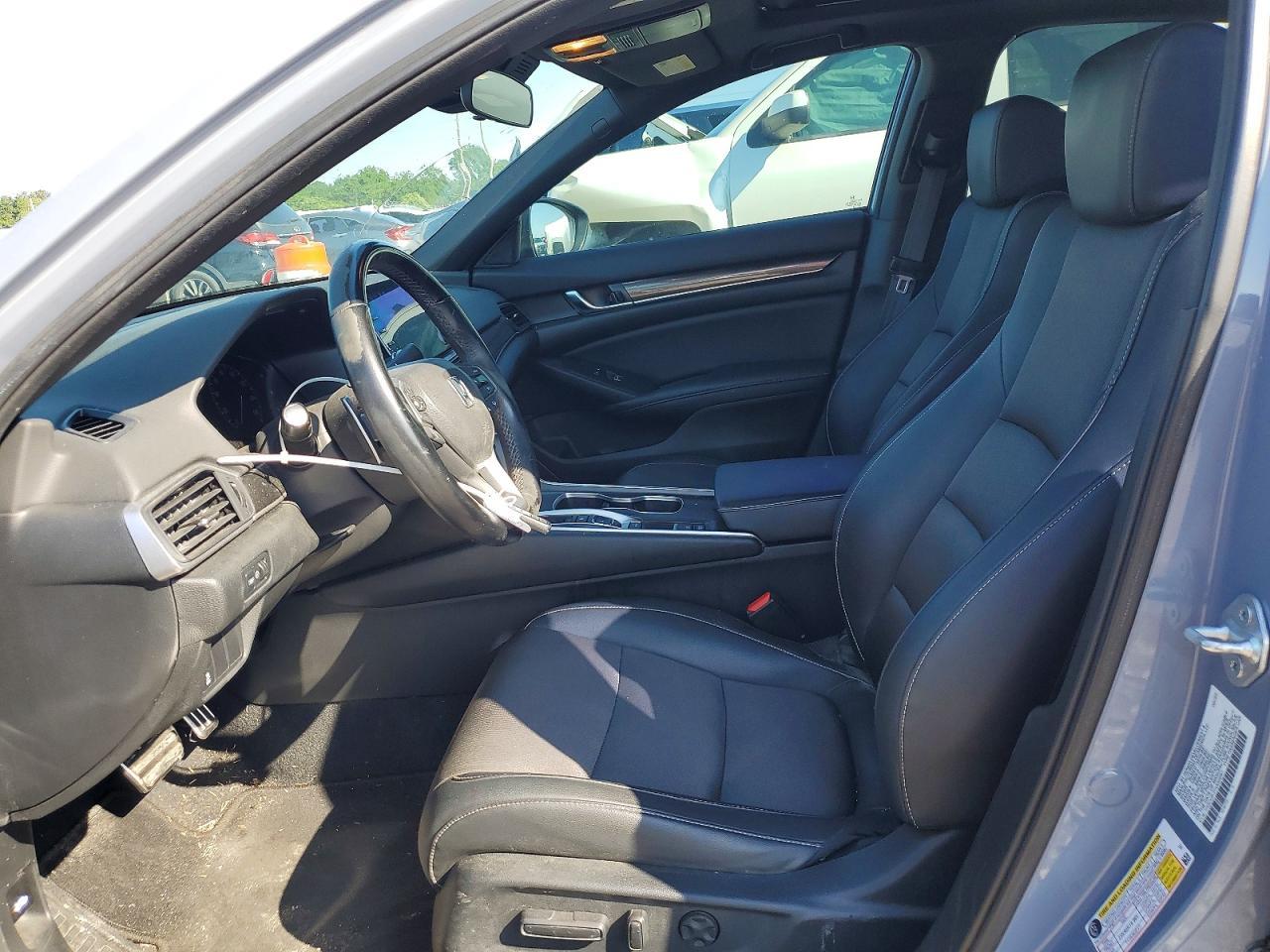 2022 Honda Accord Sport - Image 7