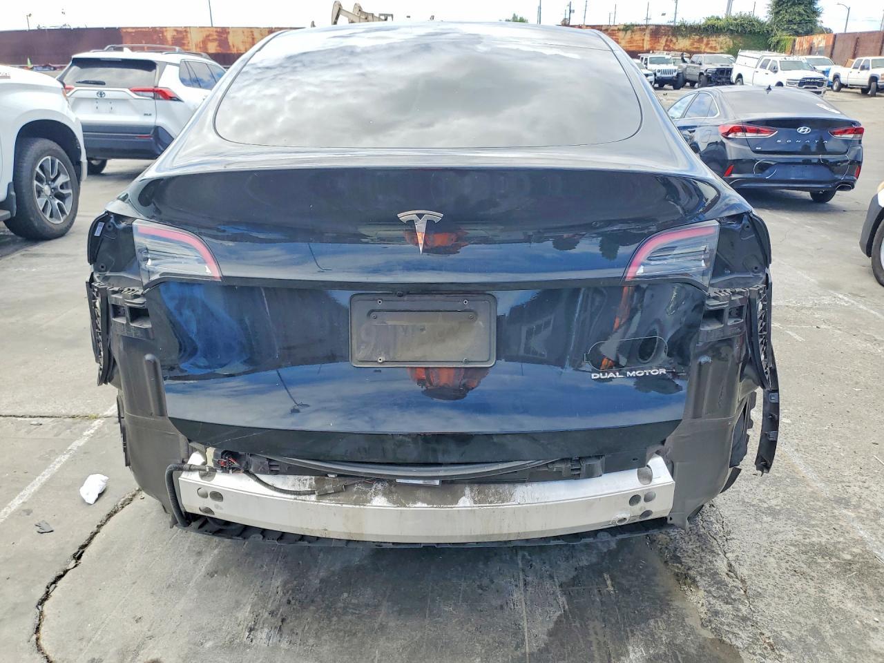 2024 Tesla Model Y - Image 6
