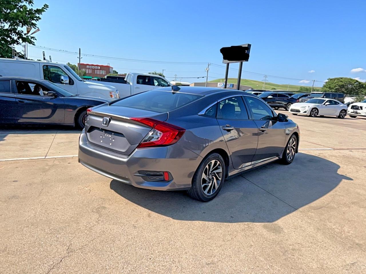 2018 Honda Civic Ex - Image 4