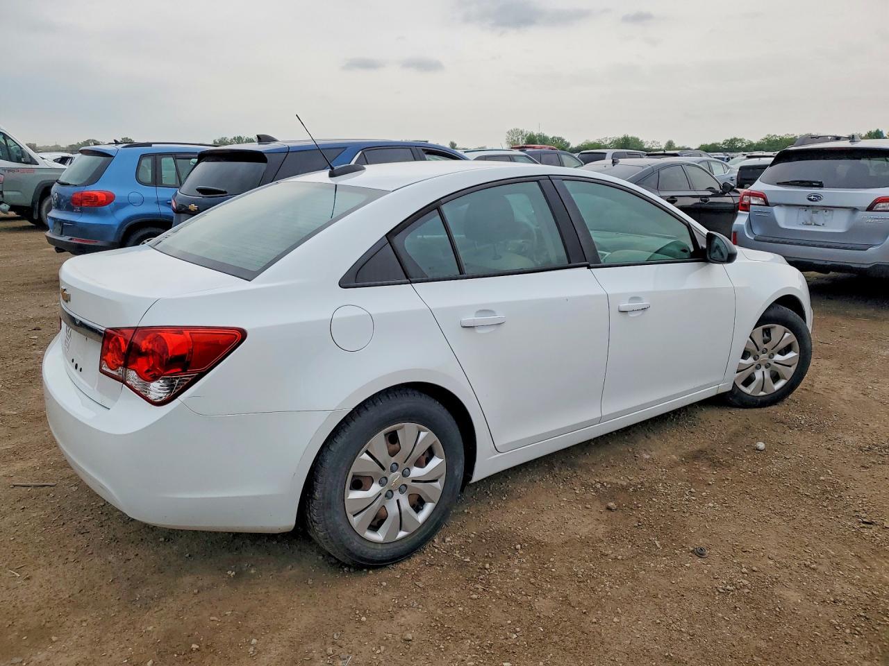 2016 Chevrolet Cruze Limited Ls - Фото 3