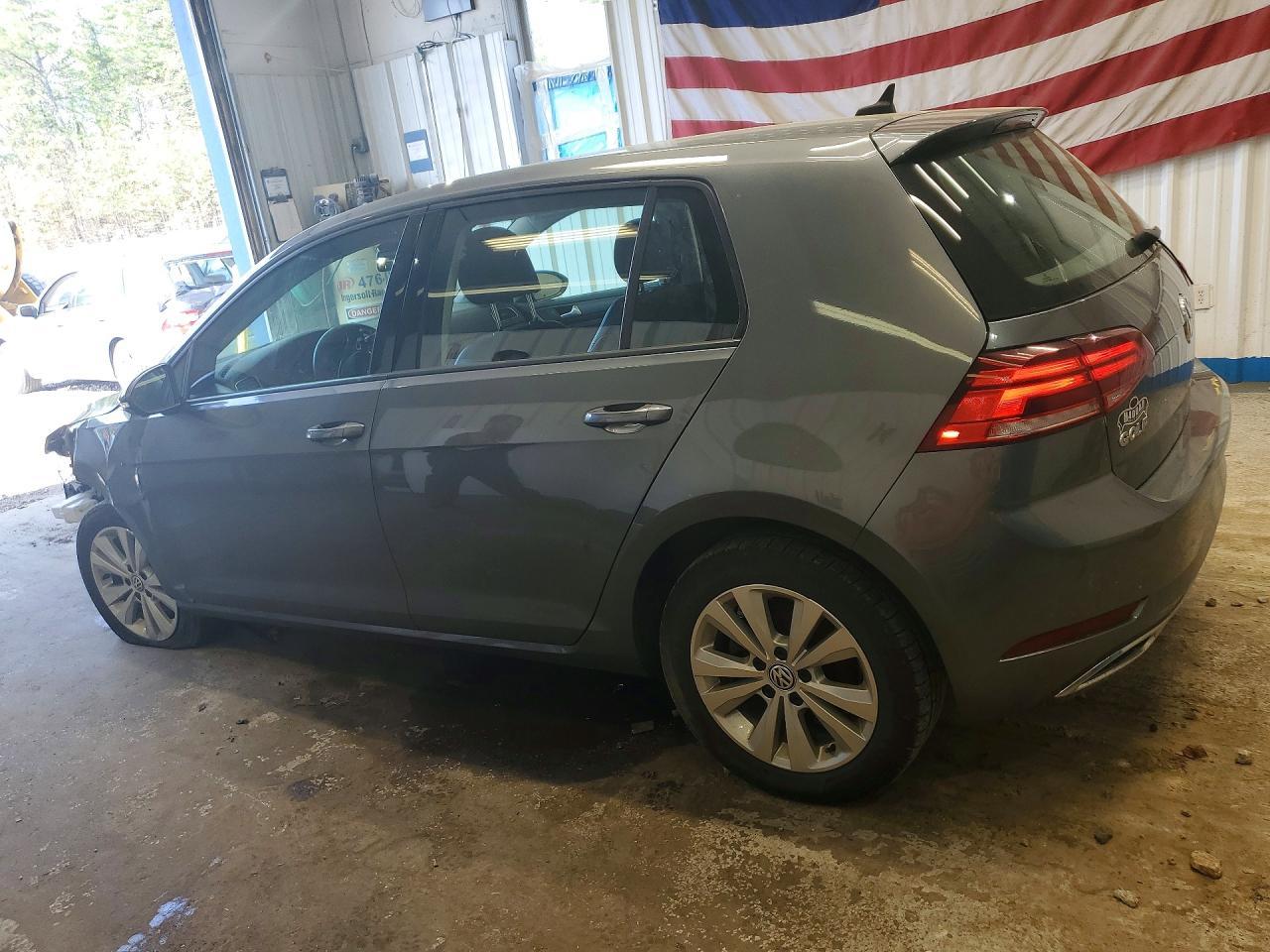 2021 Volkswagen Golf - Image 2