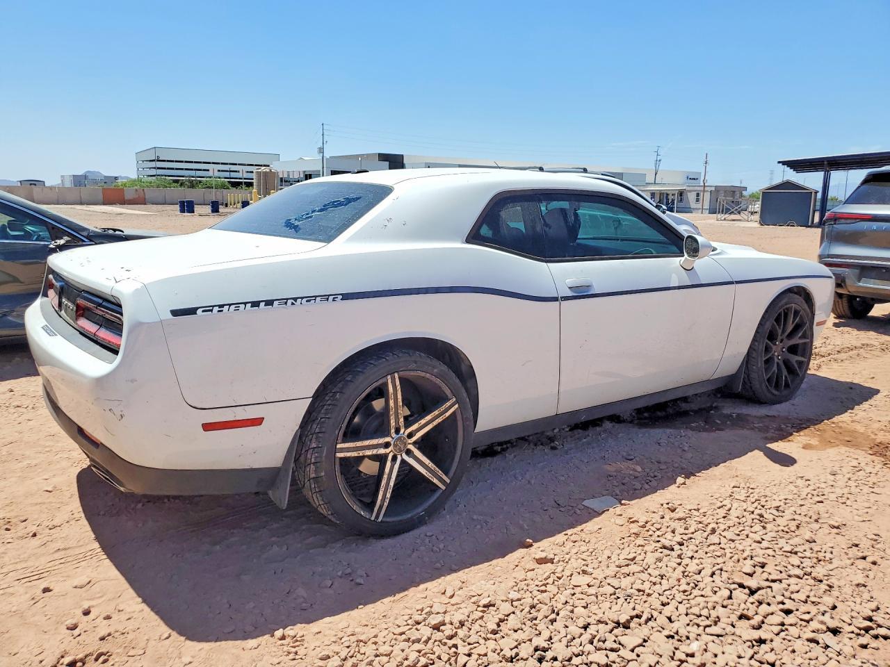 2016 Dodge Challenger Sxt - Image 3