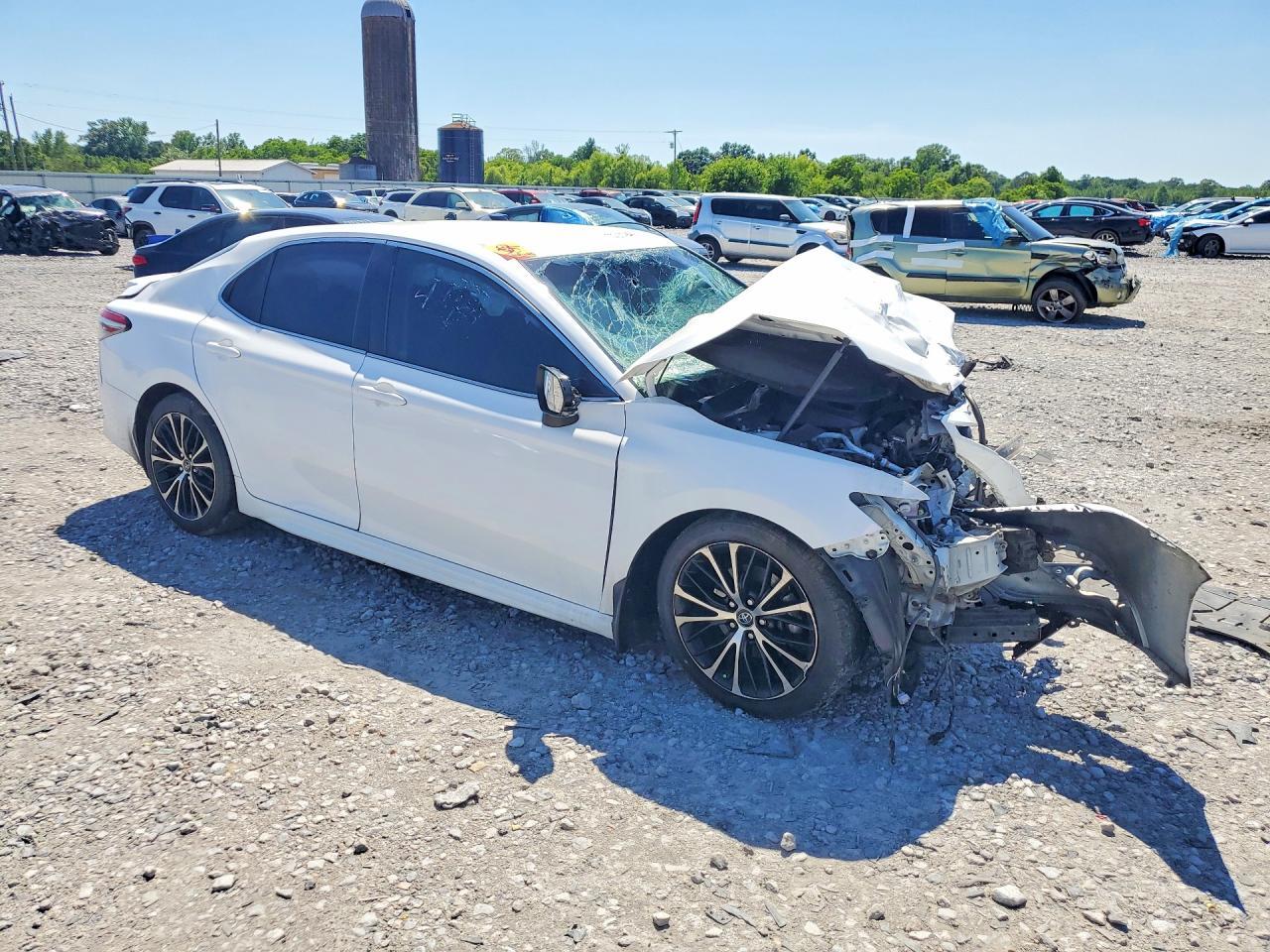 2018 Toyota Camry Se - Image 4
