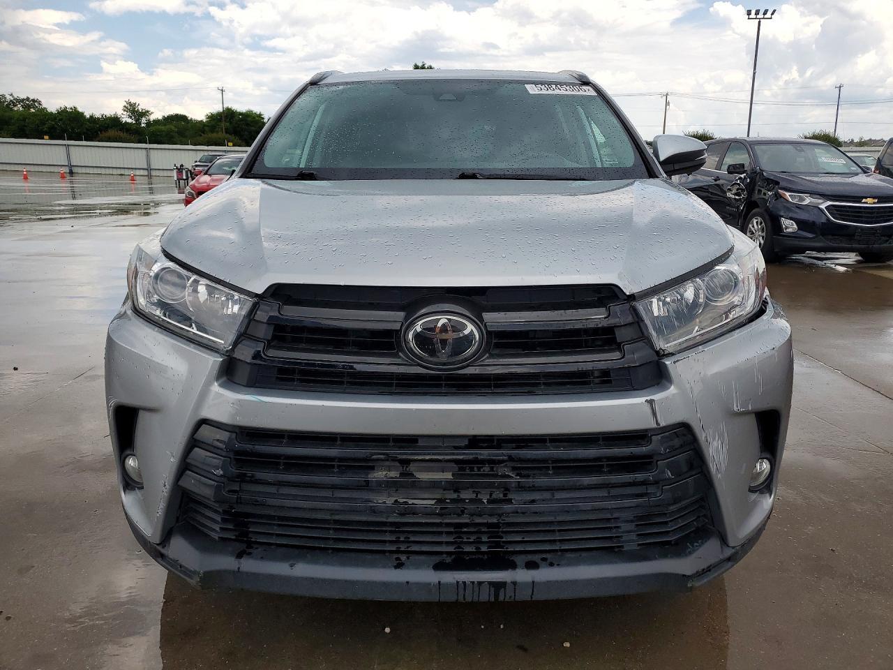 2018 Toyota Highlander Se - Фото 5