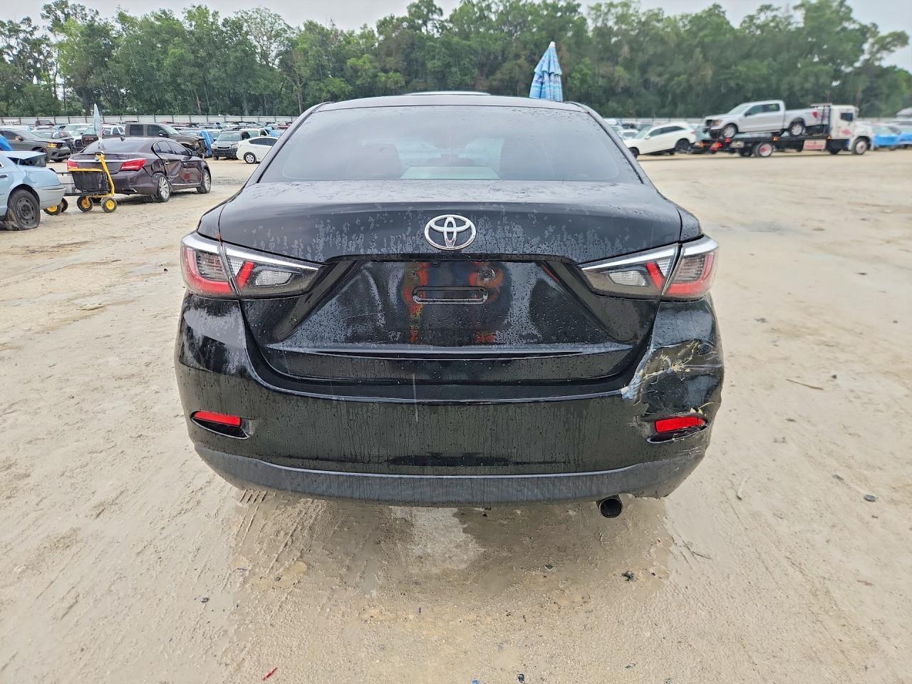 2017 Toyota Yaris Ia Base - Фото 6