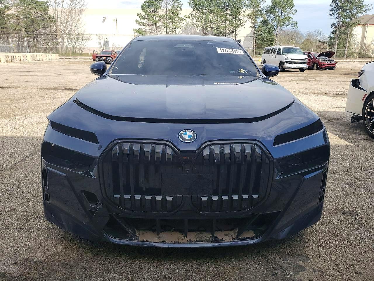 2024 BMW I7 xDrive60 - Image 5