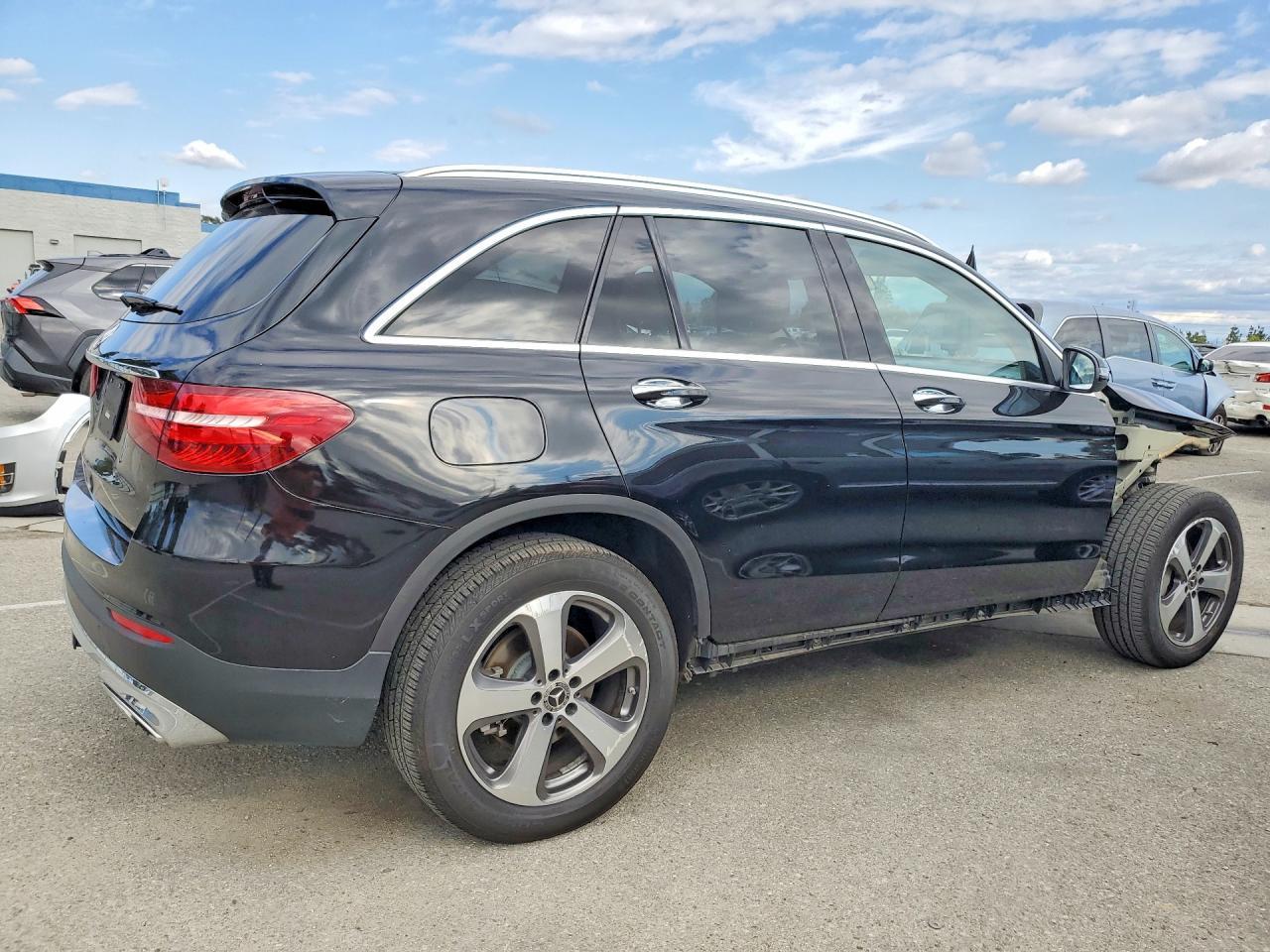 2018 Mercedes-Benz Glc 300 - Фото 3