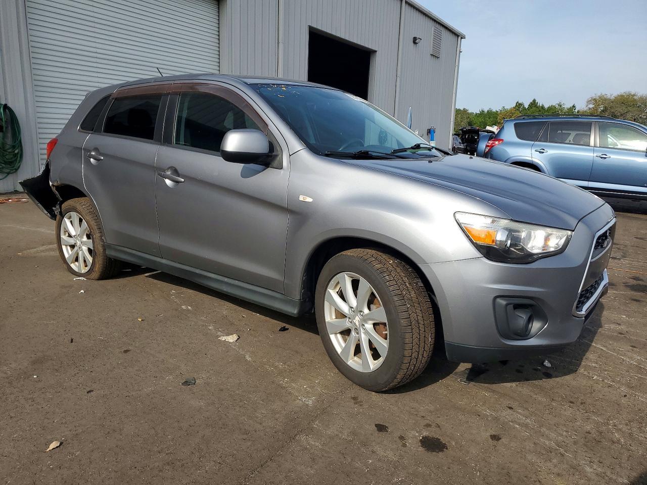 2014 Mitsubishi Outlander Sport Es - Image 4