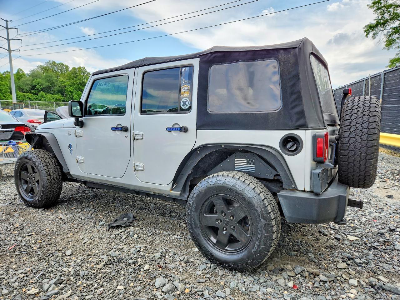 2010 Jeep Wrangler Unlimited Sport - Фото 2