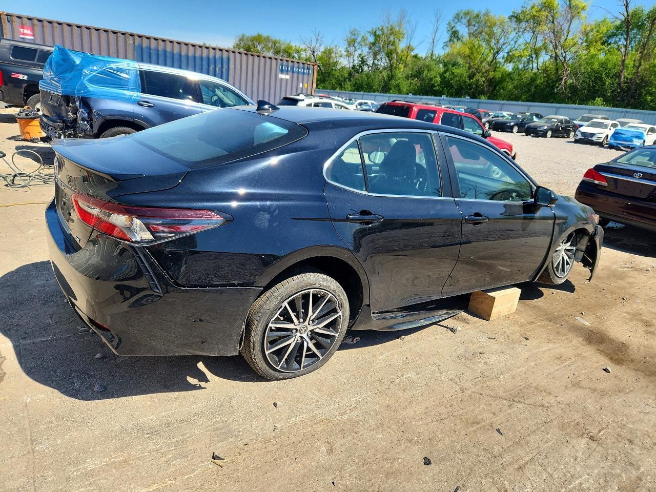 2023 Toyota Camry Se - Фото 3